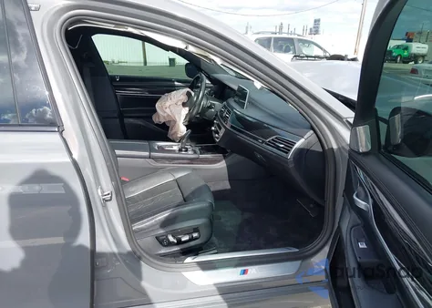 2022 BMW 750 I xDrive z USA, uszkodzony, nr VIN WBA7U2C09NCH53509